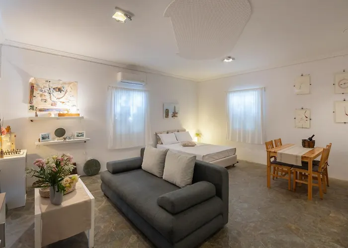 Studio Home Apartment Naousa (Paros)